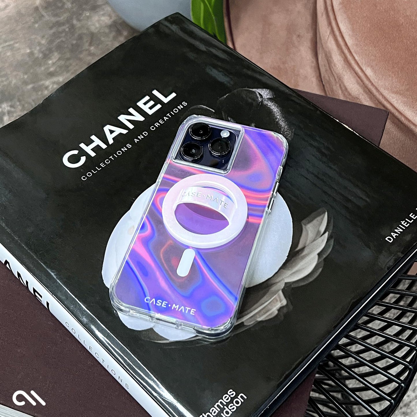 Case-Mate Soap Bubble MagSage Phone Grip - Detachable Holder for Hand - Thin Collapsible Soft Loop Magnetic Phone Grip for iPhone 16 Pro Max /15 Pro Max/14/13/12/S25 Ultra - Iridescent