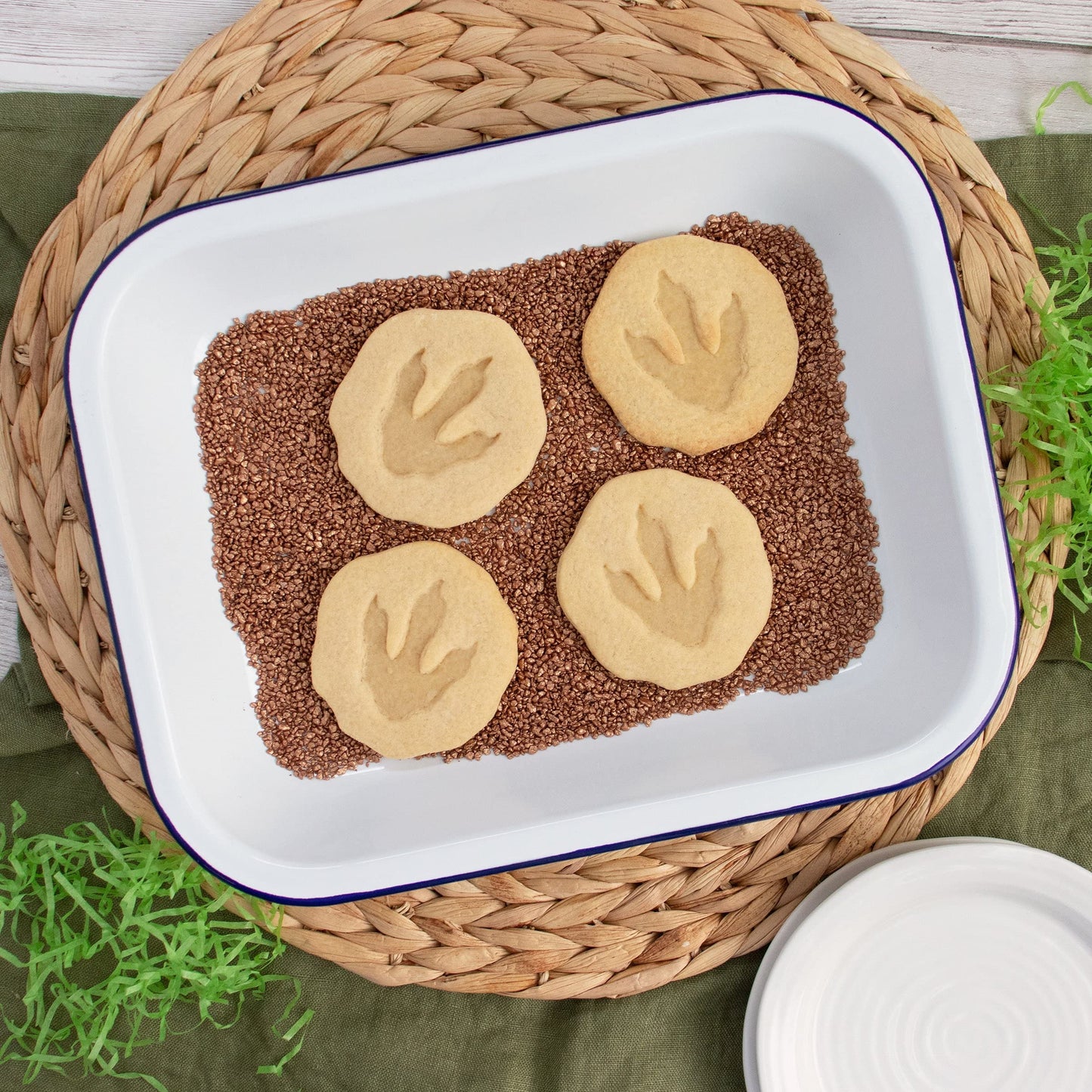 Set of 2 T-Rex Footprint and Skull Fossil cookie cutter, 2 pieces - Bakerlogy