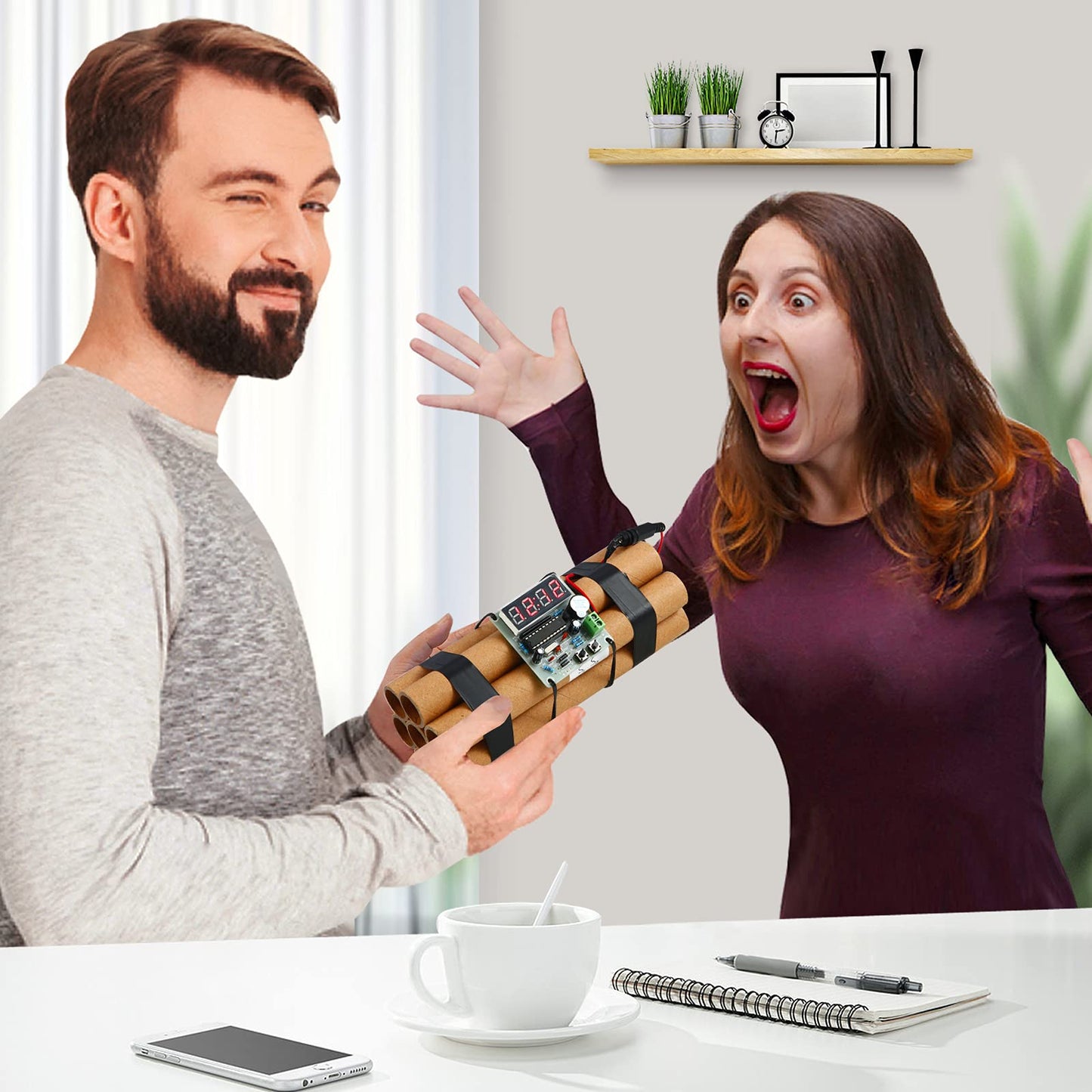 Realistic Fake Bomb Prop for Movies, Countdown Clock Timer Toy Bomb for Movie Prop, Fake Dynamite Stick Bomb Prop for Pranks, Halloween, Cosplay, Army Military Training, Party Decoration