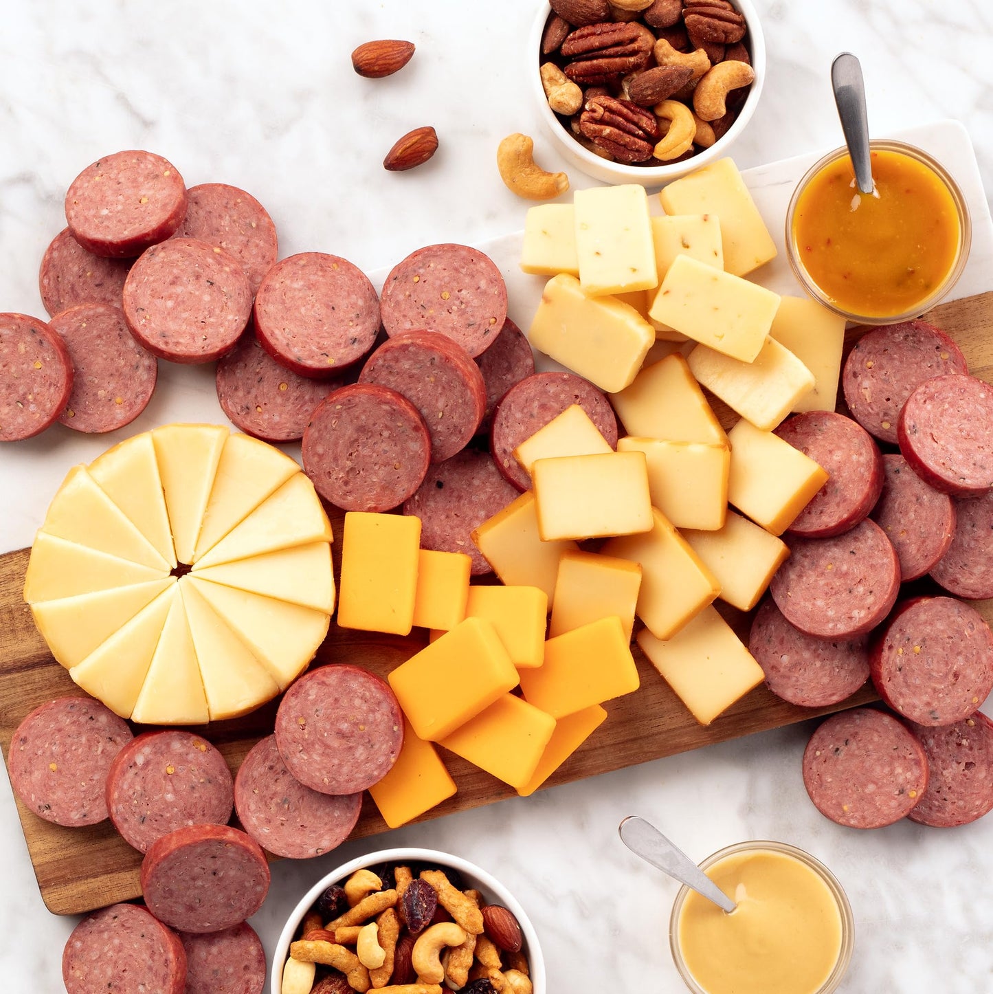 Hickory Farms Signature Beef Meat and Cheese Gift Basket (Large) - Box Set | Charcuterie Board Food | Summer Sausage | Father's Day | Mother's Day | Easter | Christmas | Holiday | Housewarming | Gourmet | Sympathy | Care Package