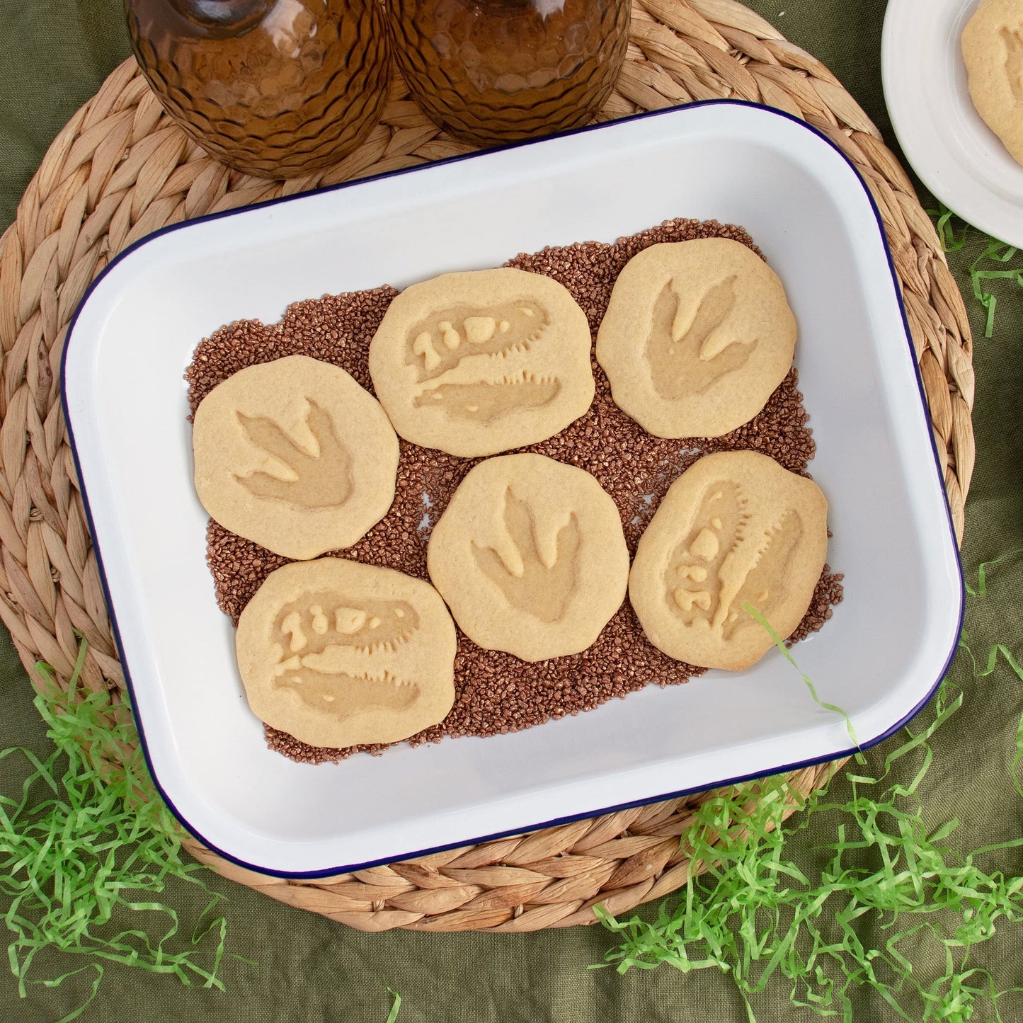 Set of 2 T-Rex Footprint and Skull Fossil cookie cutter, 2 pieces - Bakerlogy