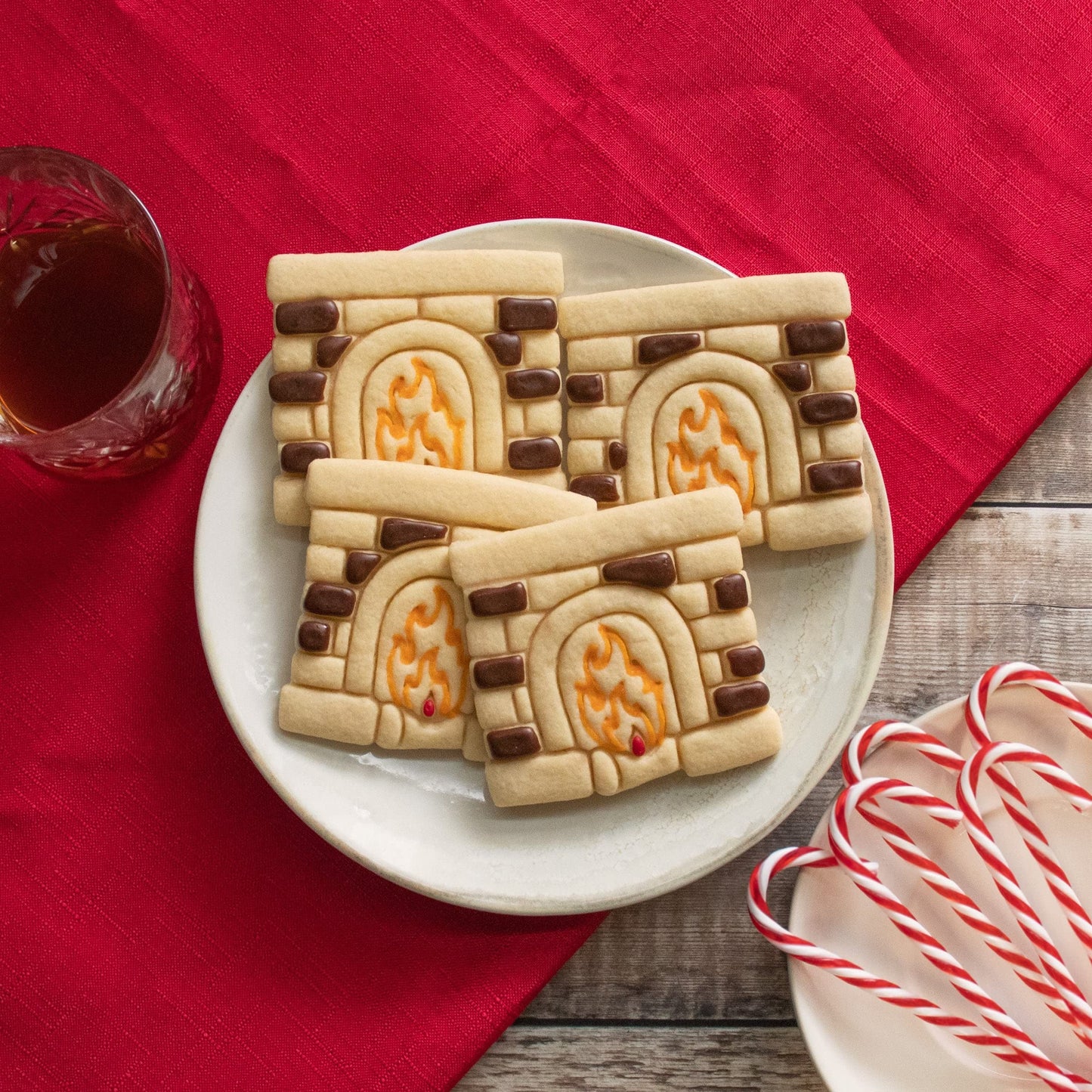 Fireplace cookie cutter, 1 piece - Bakerlogy